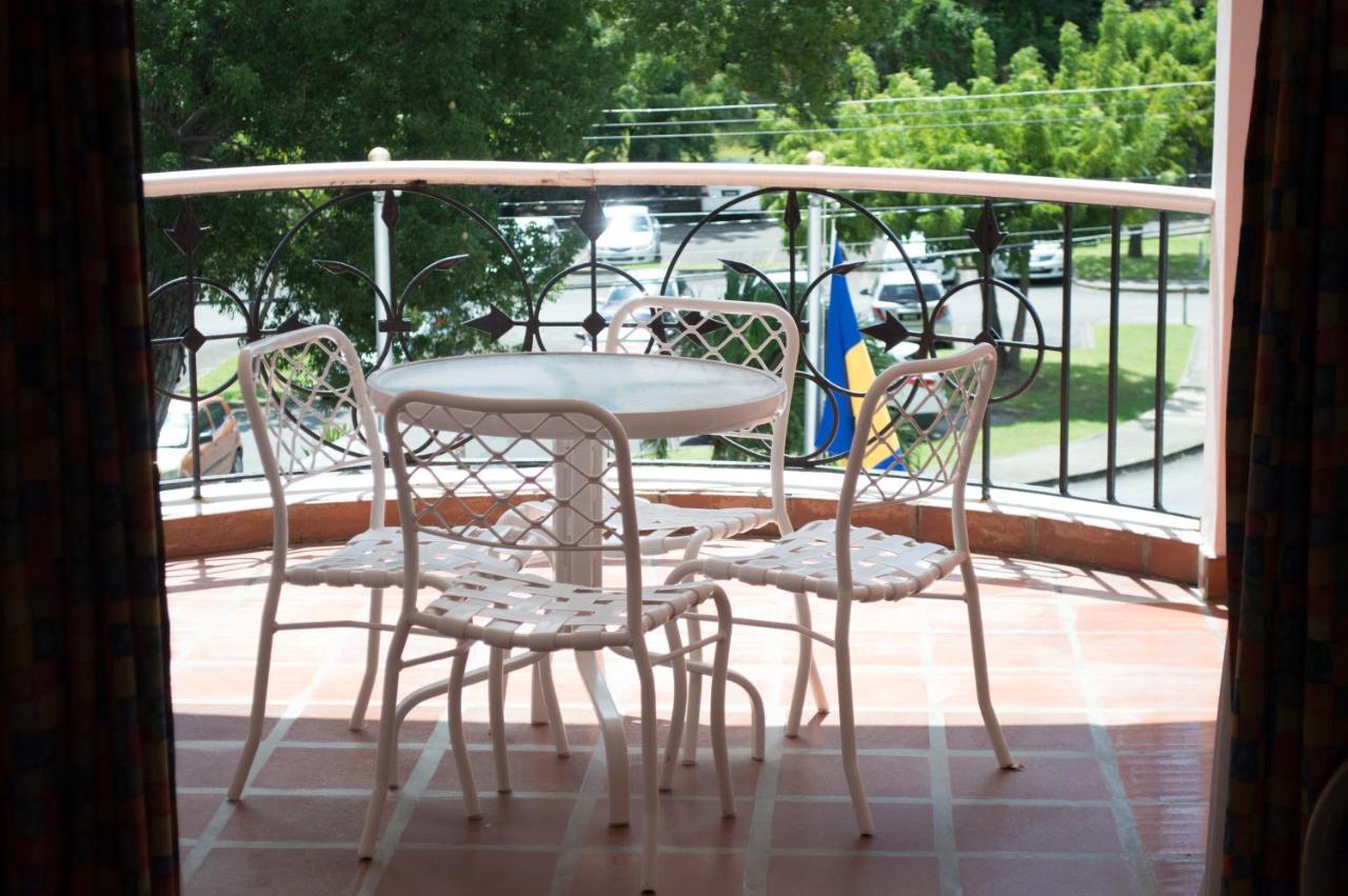 Hotel Pommarine Bridgetown Extérieur photo