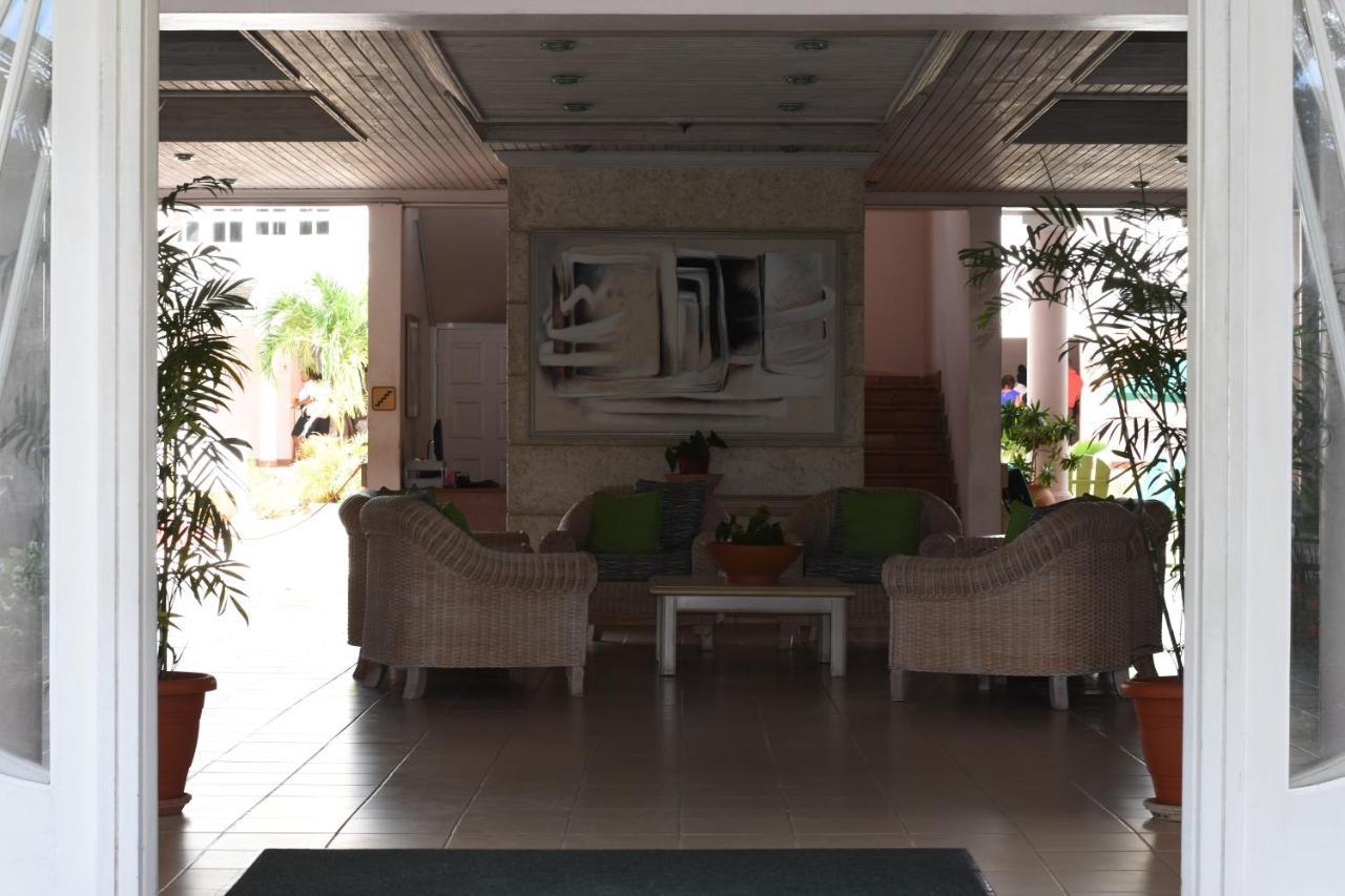 Hotel Pommarine Bridgetown Extérieur photo